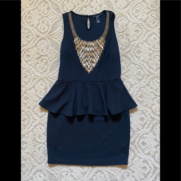 Forever 21 Dresses & Skirts - Forever21 dress black w/gold accessories size S